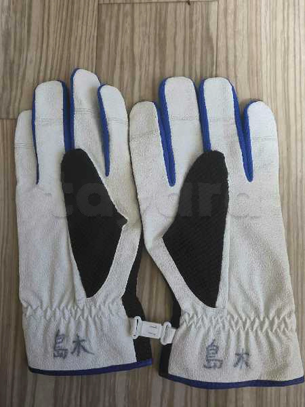 Chaussons de plongée
et Gants de golf