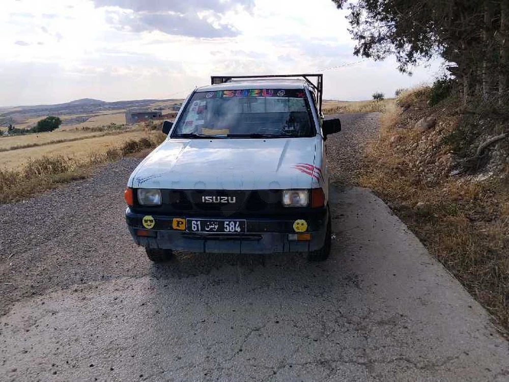 Carte voiture Isuzu D-Max