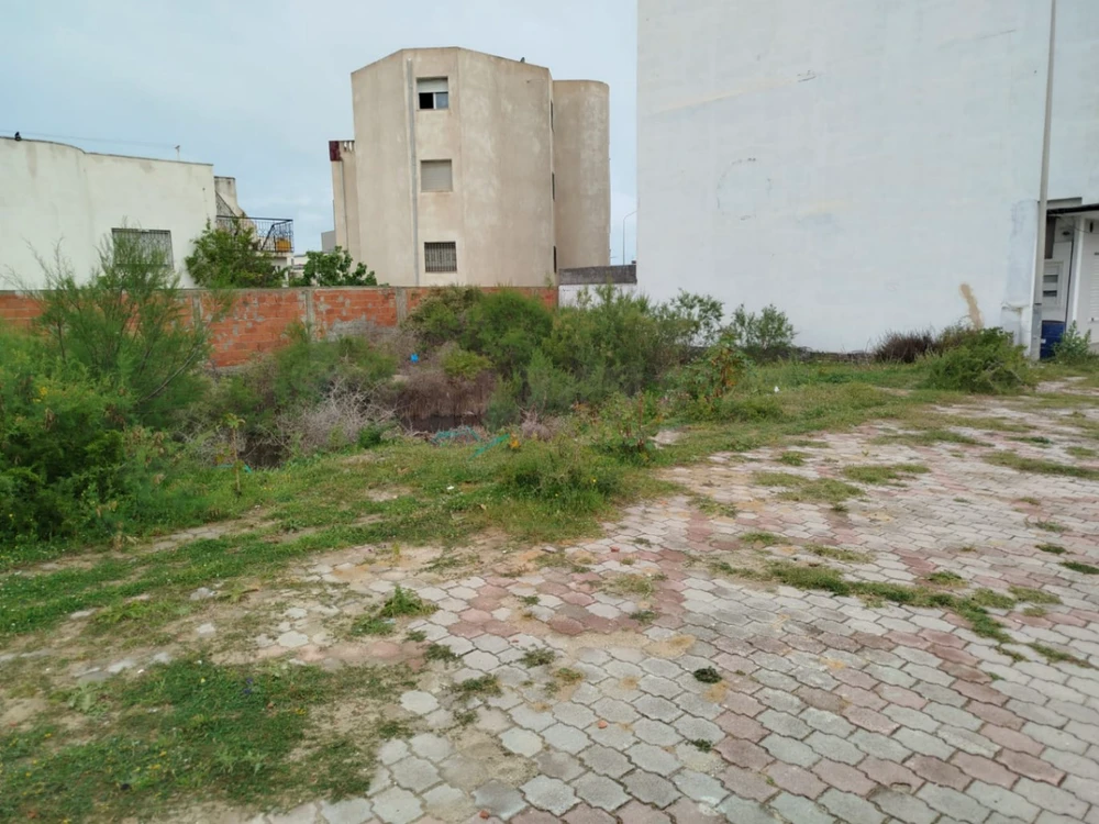 A VENDRE UN LOT DE TERRAIN A SOLIMAN PLAGE PRES HOTEL SOLYMAR