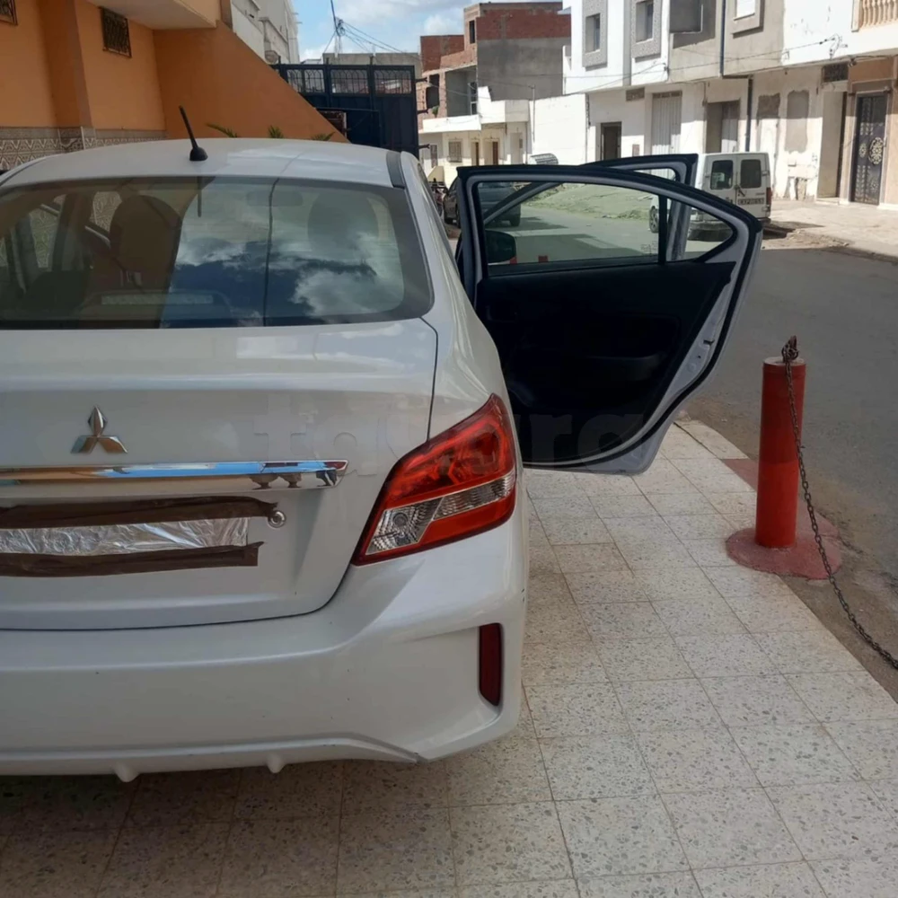 Mitsubishi Nativa