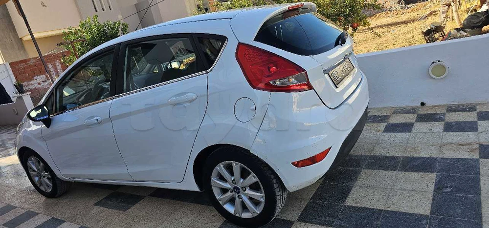 Carte voiture Ford Fiesta