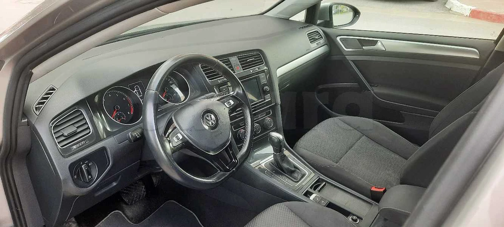 Carte voiture Volkswagen Golf 8