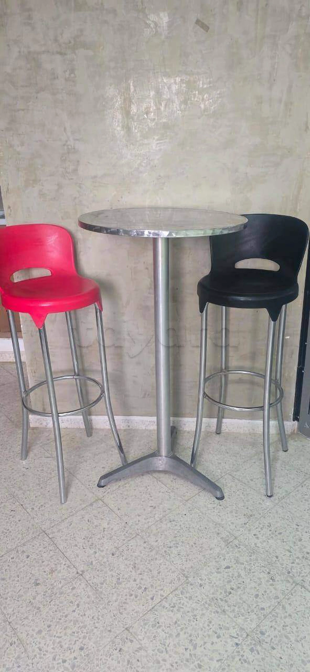 Lot Table Haute Mange-Debout Inox + 2 Tabourets de Bar (Très Bon État)
