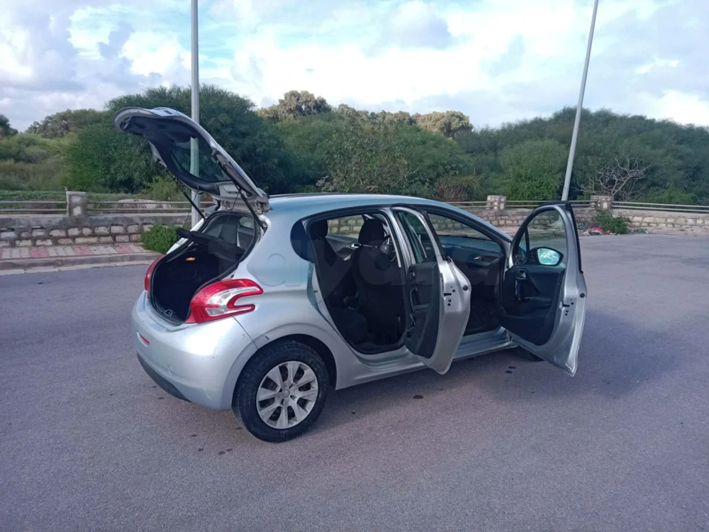 Carte voiture Peugeot 208