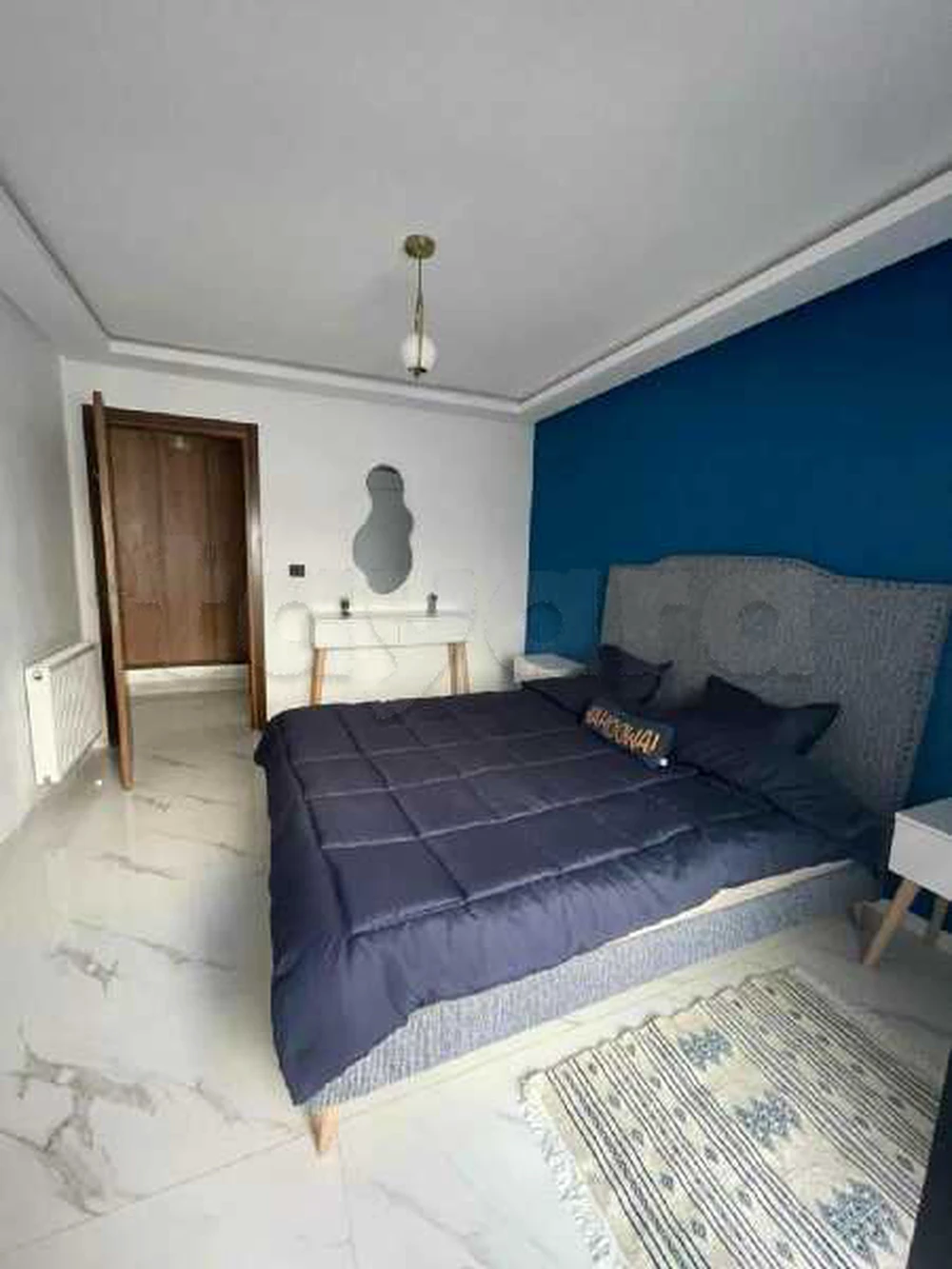 al un très beau et luxueux appartement à cité el wahat l'aouina