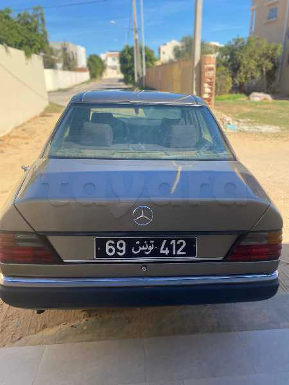 Mercedes-Benz 220