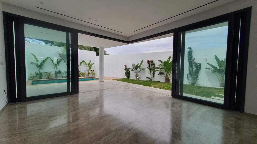 À Vendre – Triplex de standing à La Soukra
