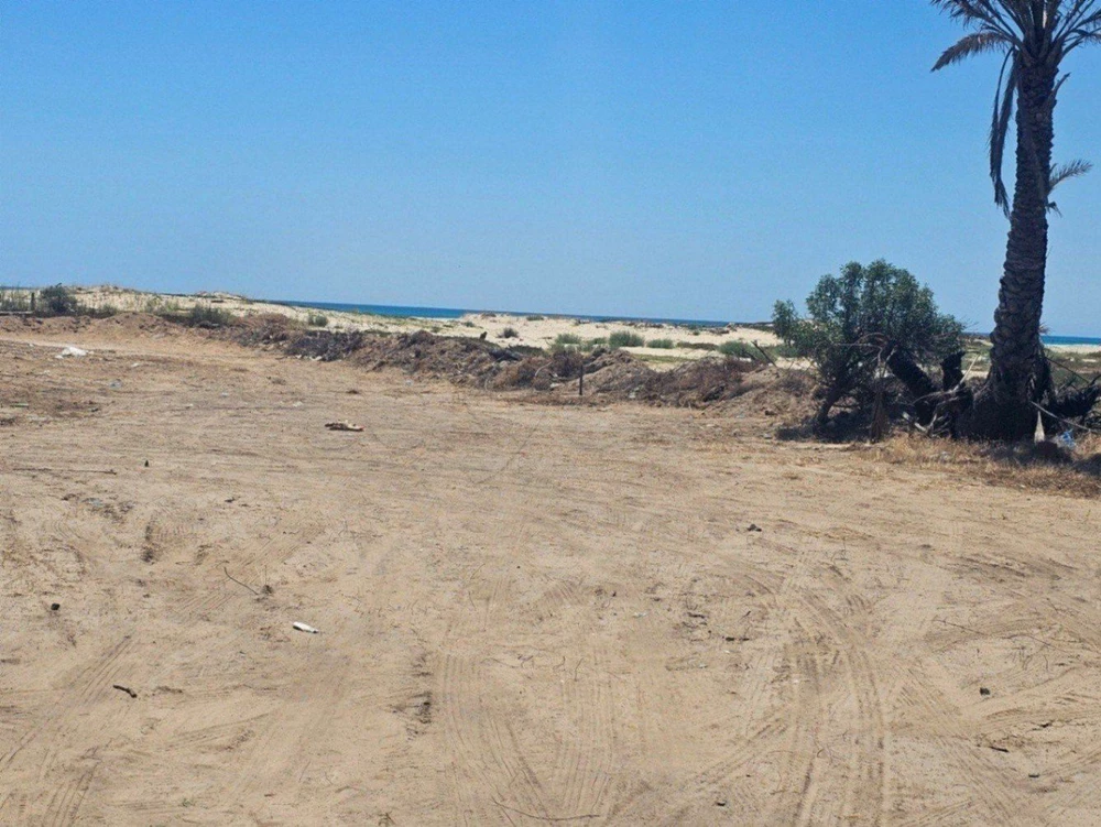 TERRAIN CONSTRUCTIBLE FROND DE MER A KORBA PLAGE