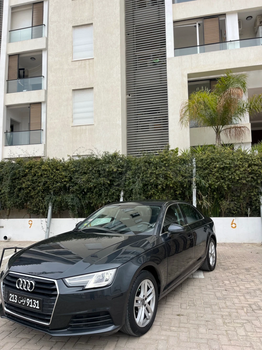 Carte voiture Audi A4