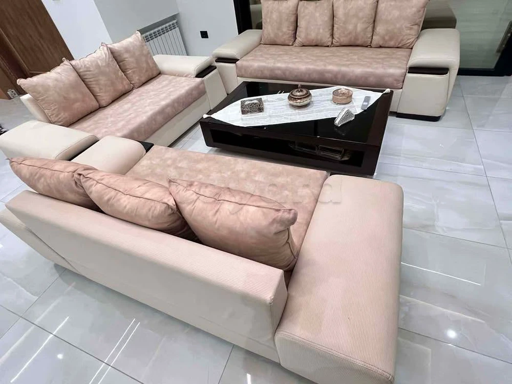 Salon cuir en très bonne état