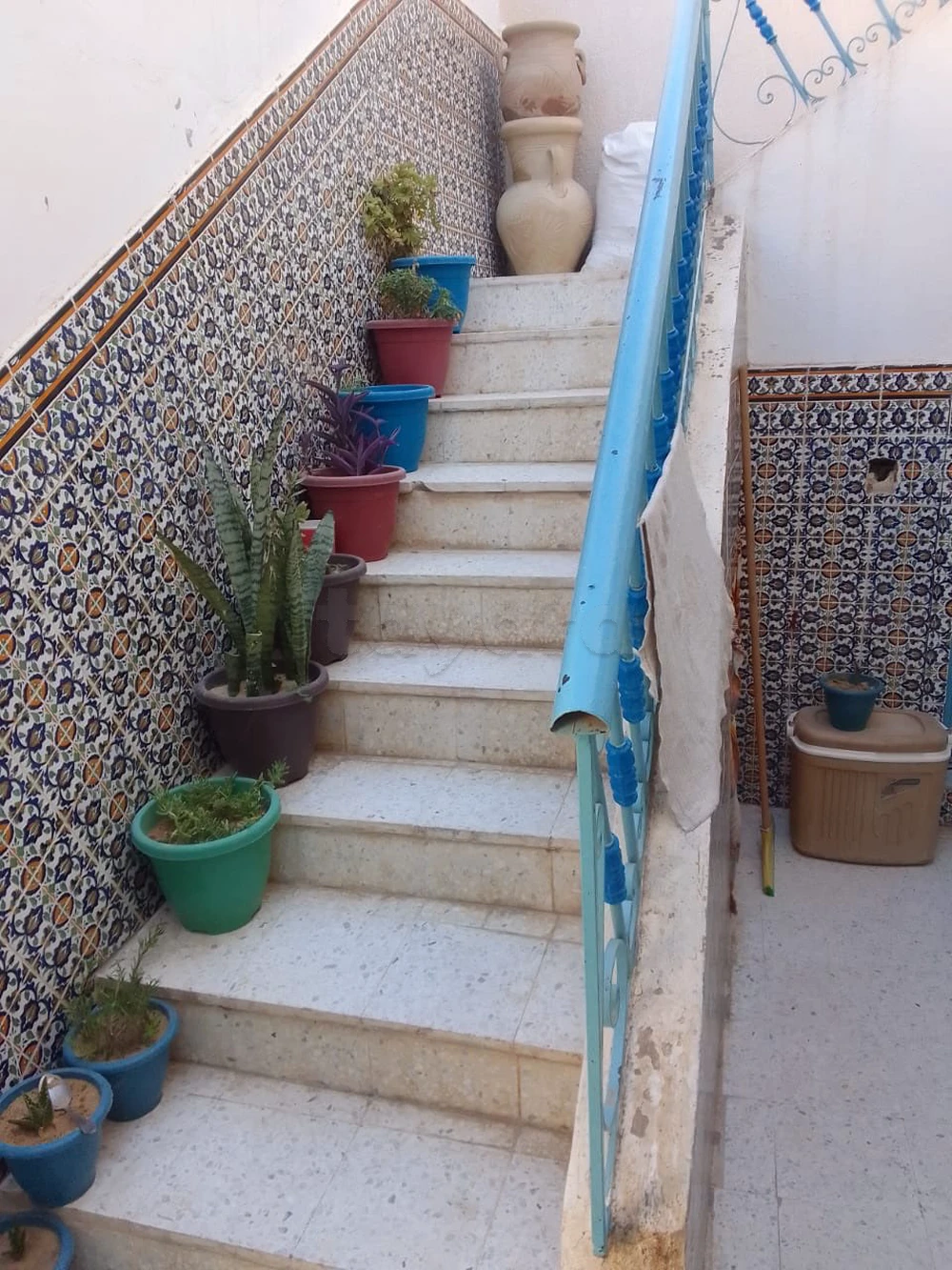 فرصة ممتازة: منزل للبيع في رادس - 100 متر على شاطئ البحر (حي الطيب المهيري )