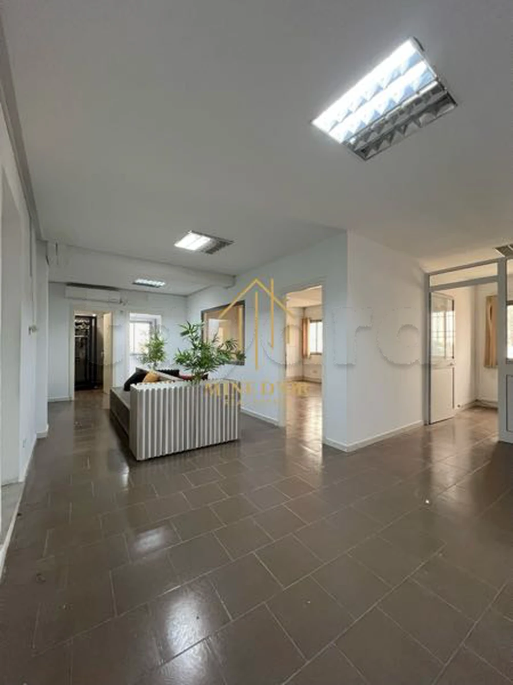 ✨À Louer Plateau 300m² au Coeur 📍Charguia 2