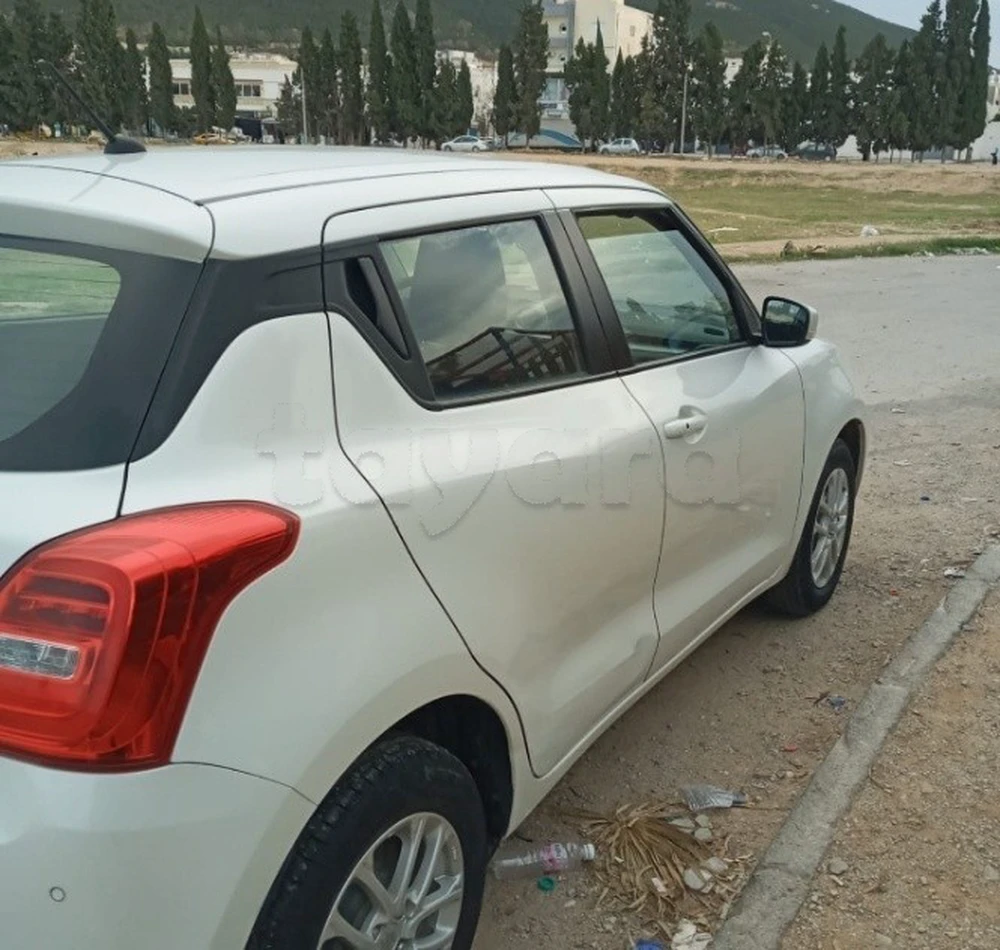 Carte voiture Suzuki Swift