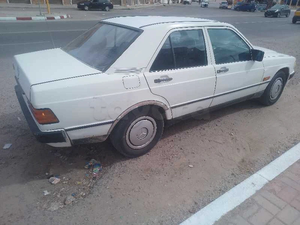 Mercedes-Benz 190