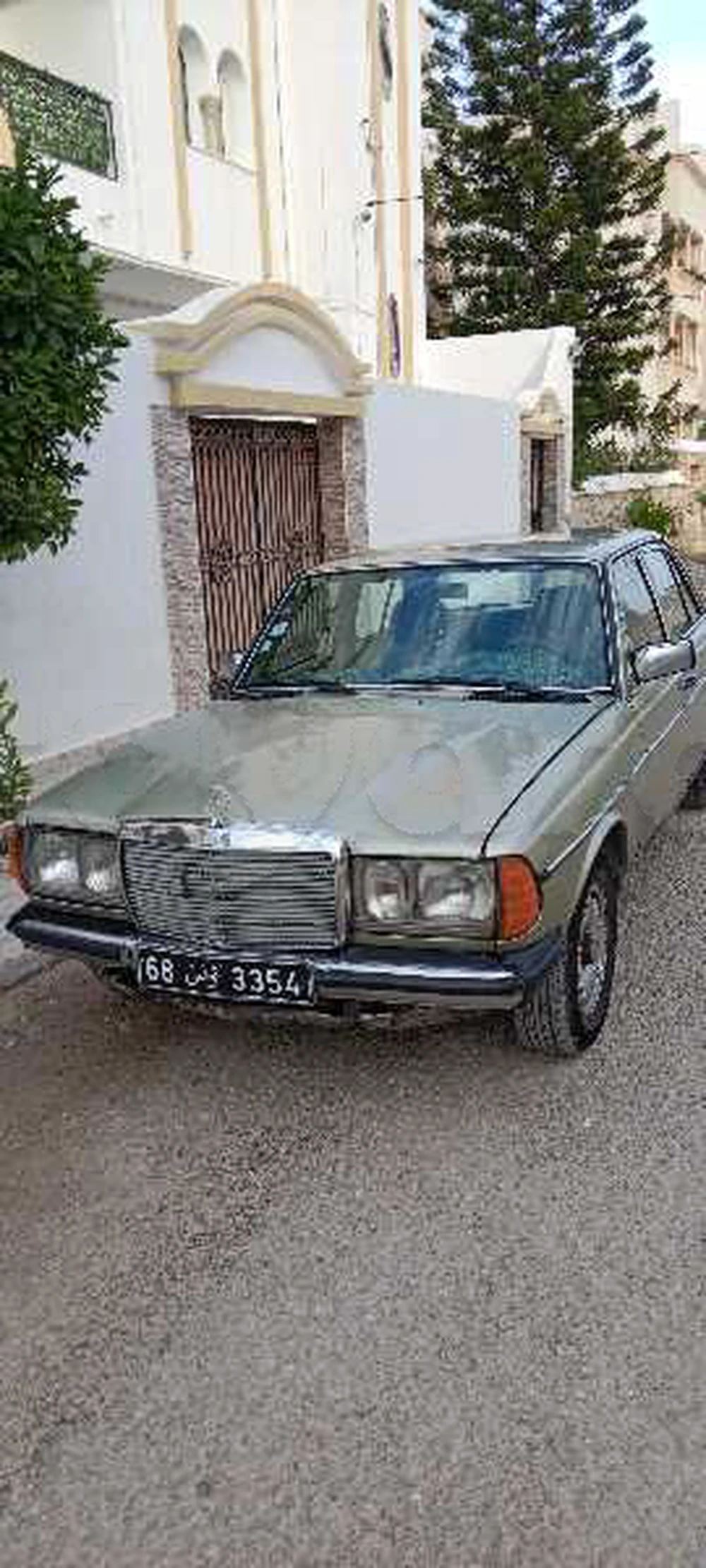 Mercedes-Benz 220
