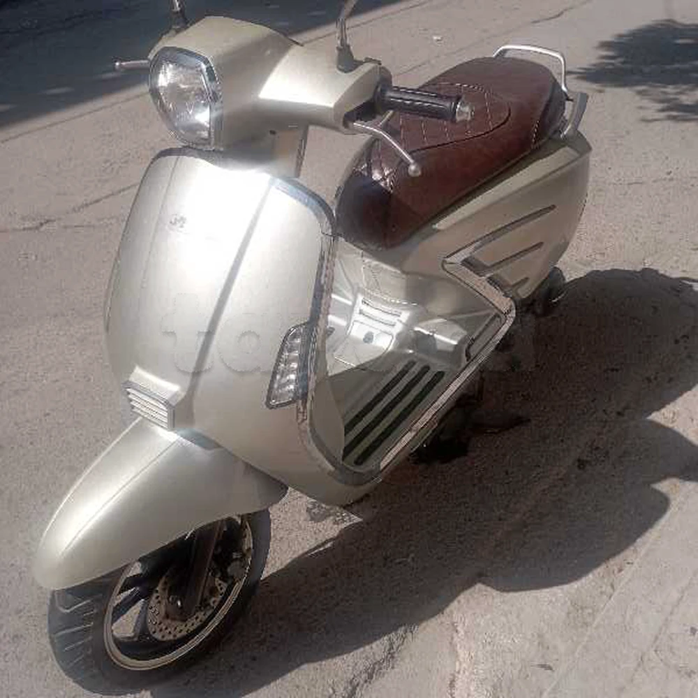 Moto très bon état