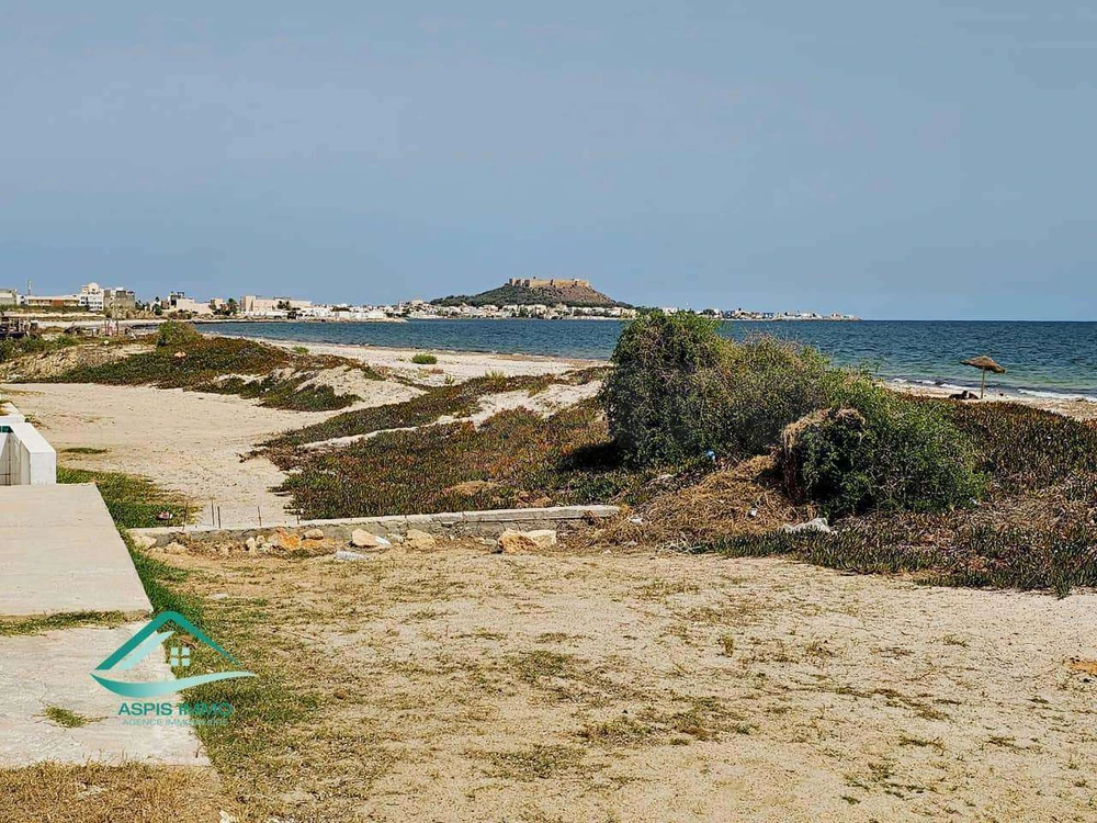 Studio en cours de construction 2 éme position plage Kelibia