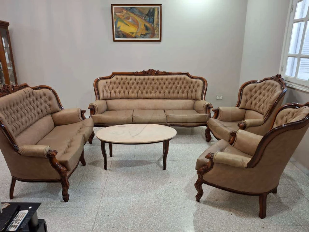 Salon classique en bois – Bon état