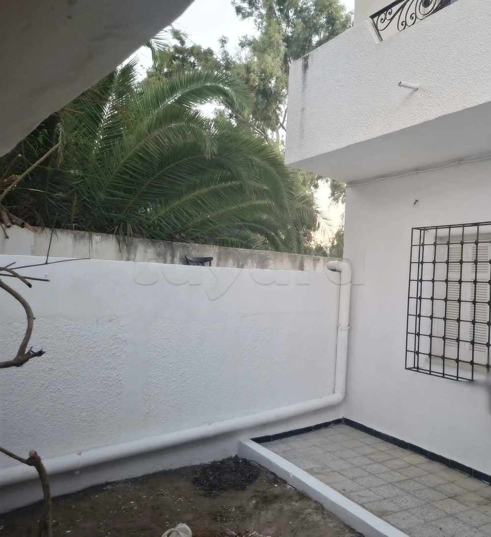 RDC d'une maison-Route de la Corniche Bizerte