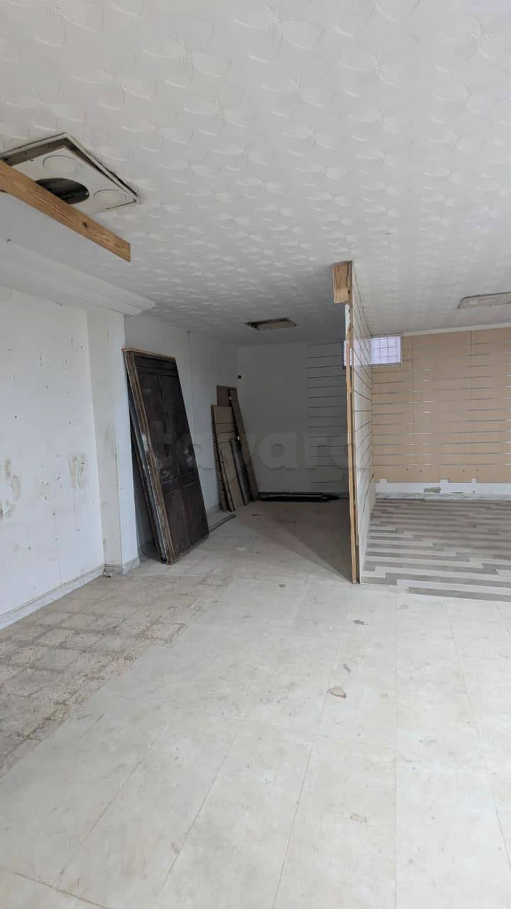 un local commercial spacieux de 200 m²