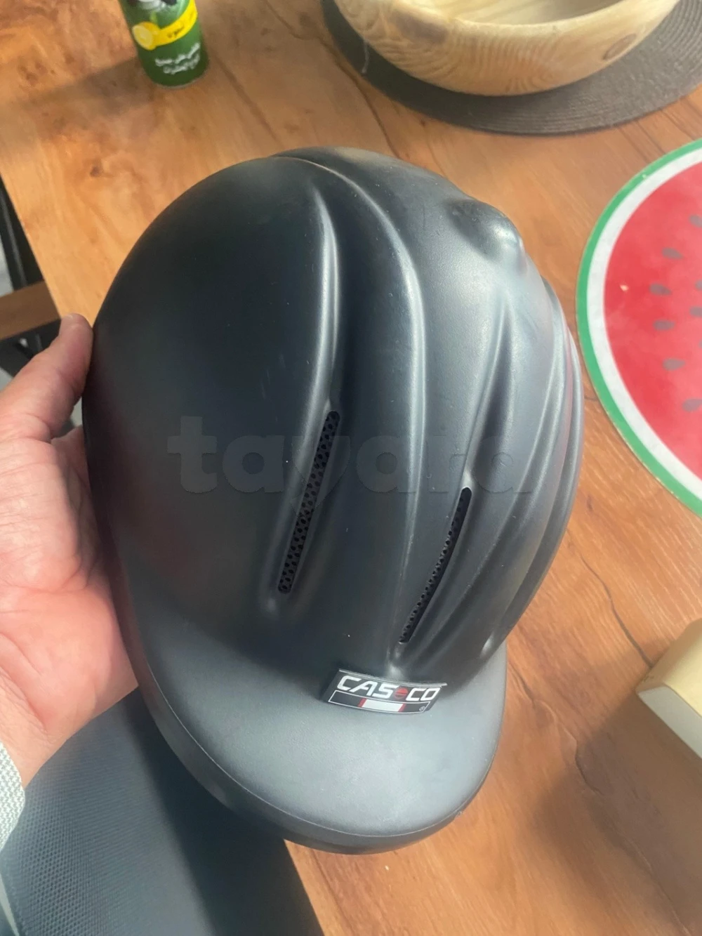 casque et botte taille 32 pour equitation.
