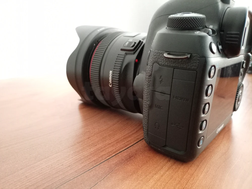 Canon 5D Mark 4 , 50mm 1.2 L Presque neuf