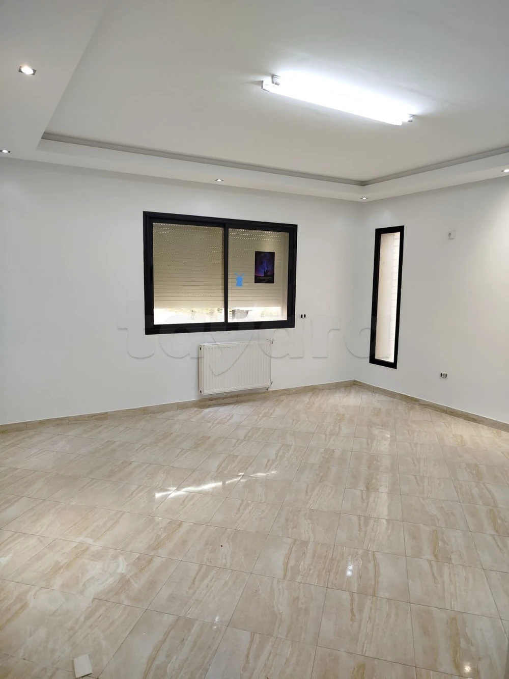 A LOUER UN BUREAU S+2 HST A EZZAHRA