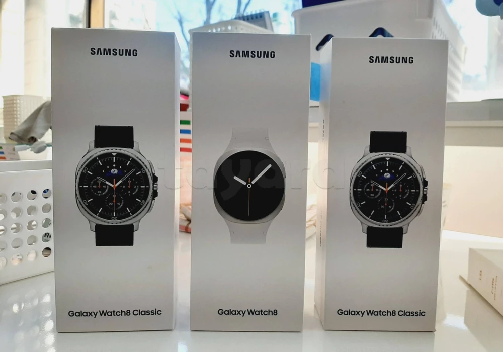Watch 8 Classic 46mm Black Cacheté