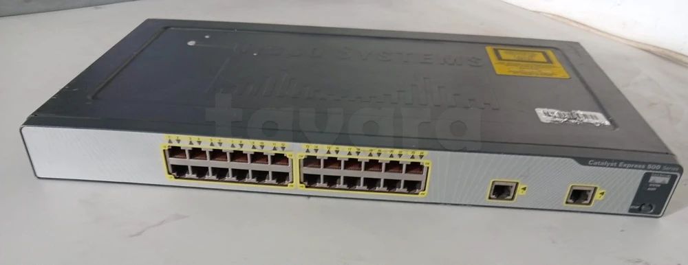 Switch Réseau Cisco Catalyst Express 500 (24 Ports Ethernet + 2 Ports Gigabit)