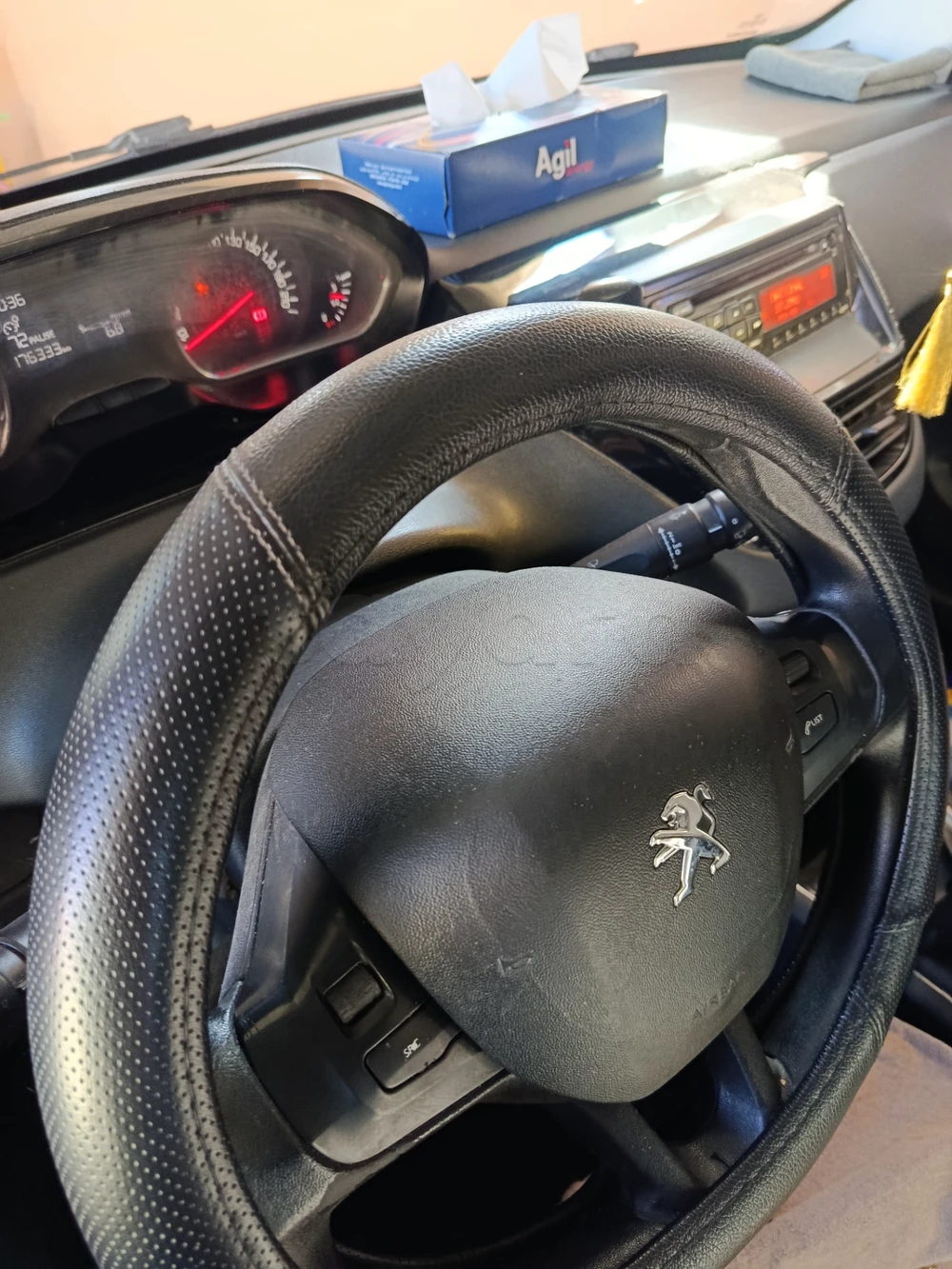 Carte voiture Peugeot 208