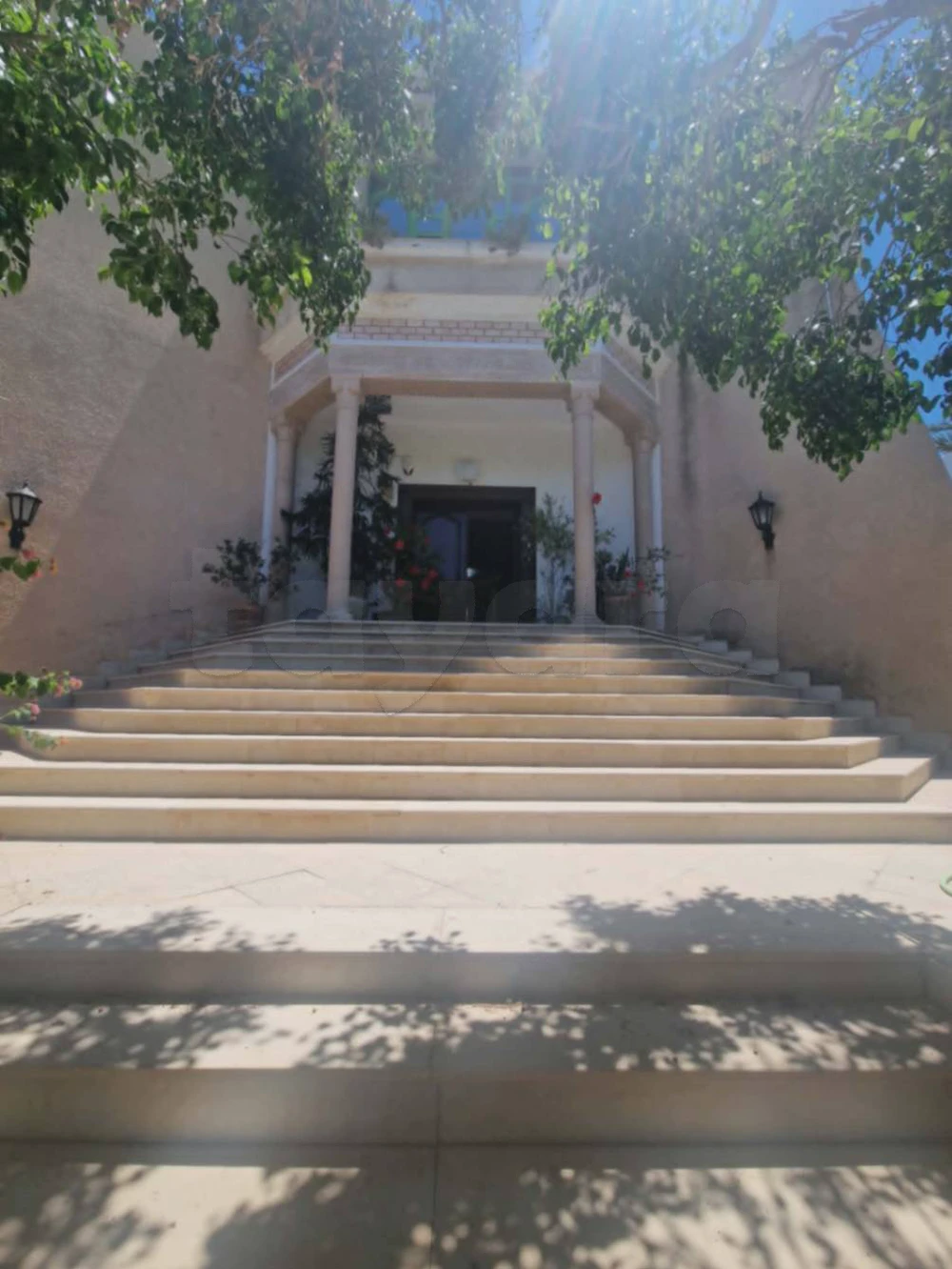 🏡 À VENDRE – Superbe villa à Cité Ennasr