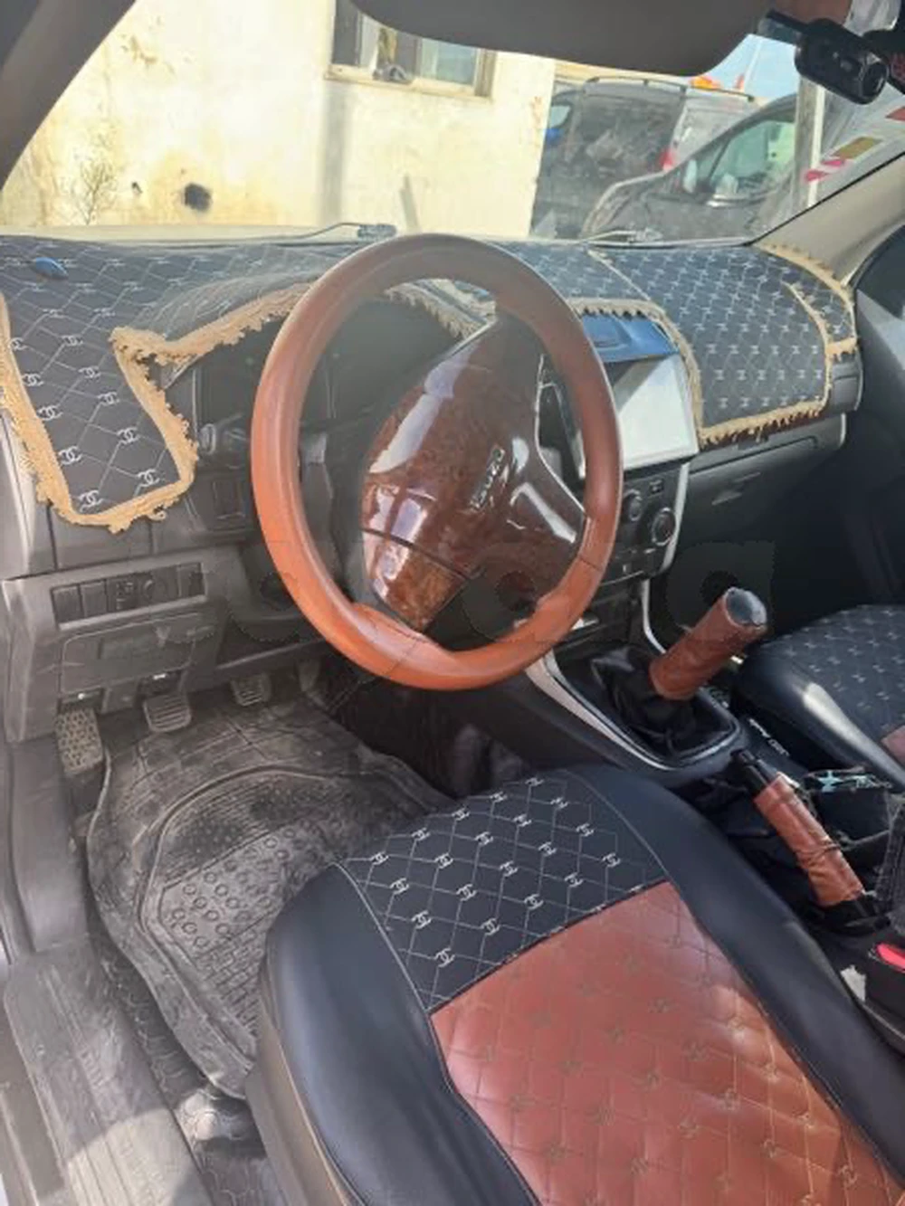 Carte voiture Isuzu D-Max