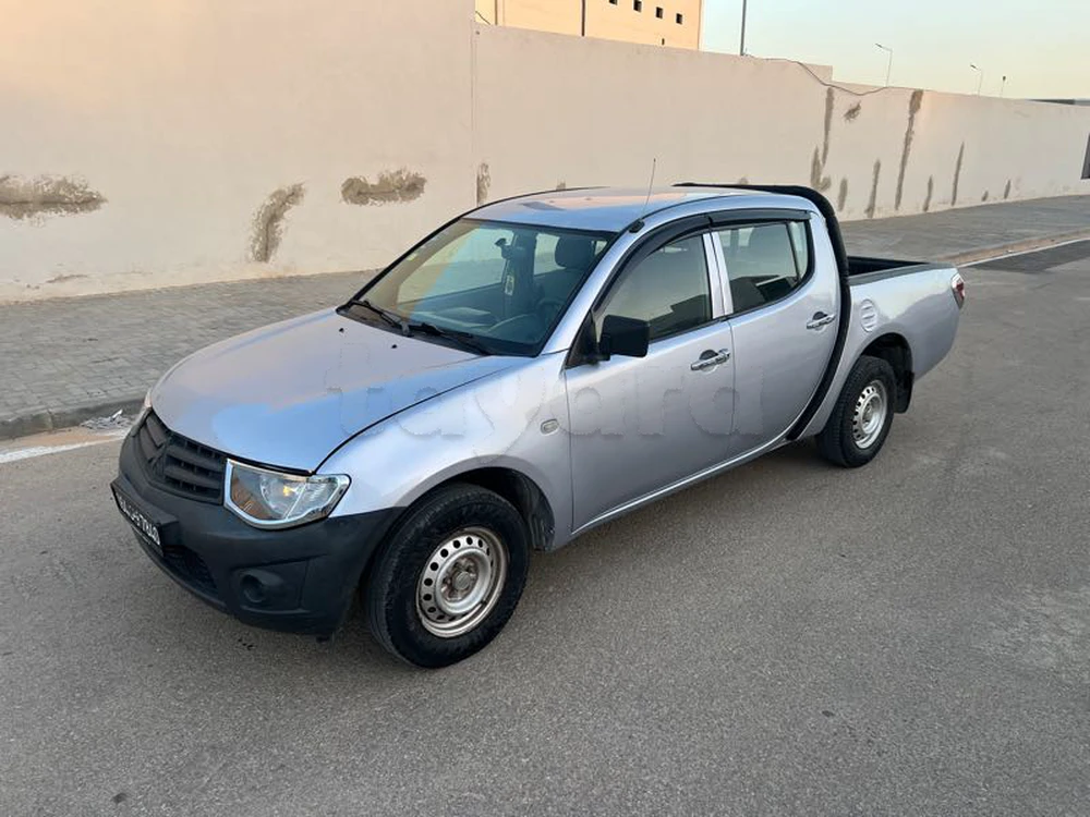 Carte voiture Mitsubishi L200