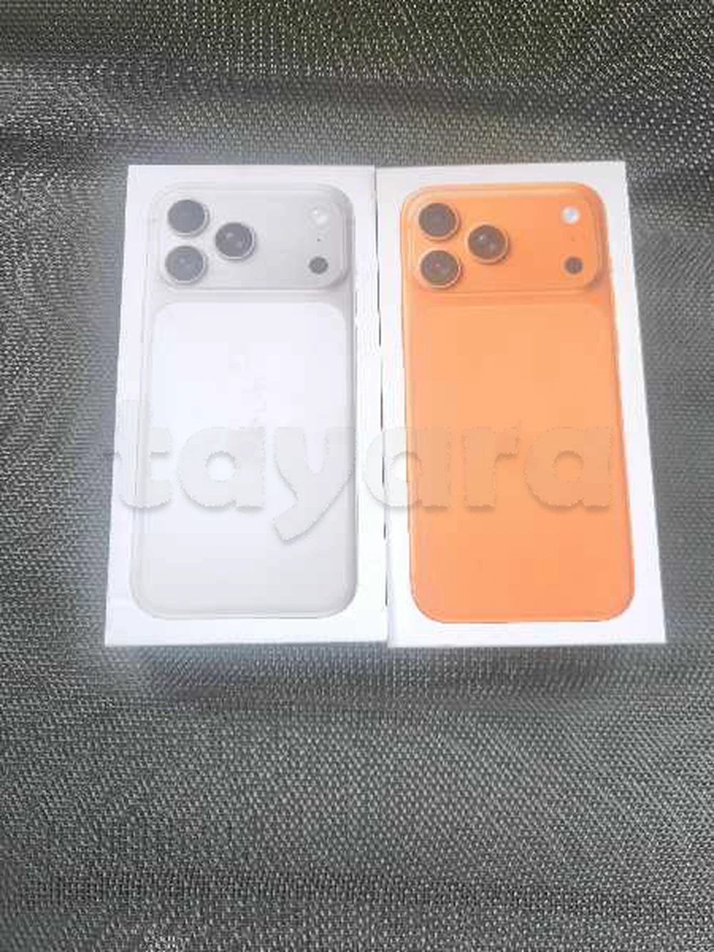 2 iphones 17 pro max ( high copy end )