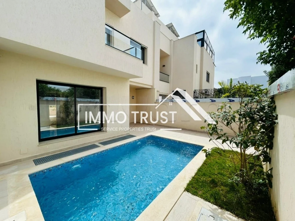 Triplex S+4 avec piscine direct promoteur à Gammarth village .