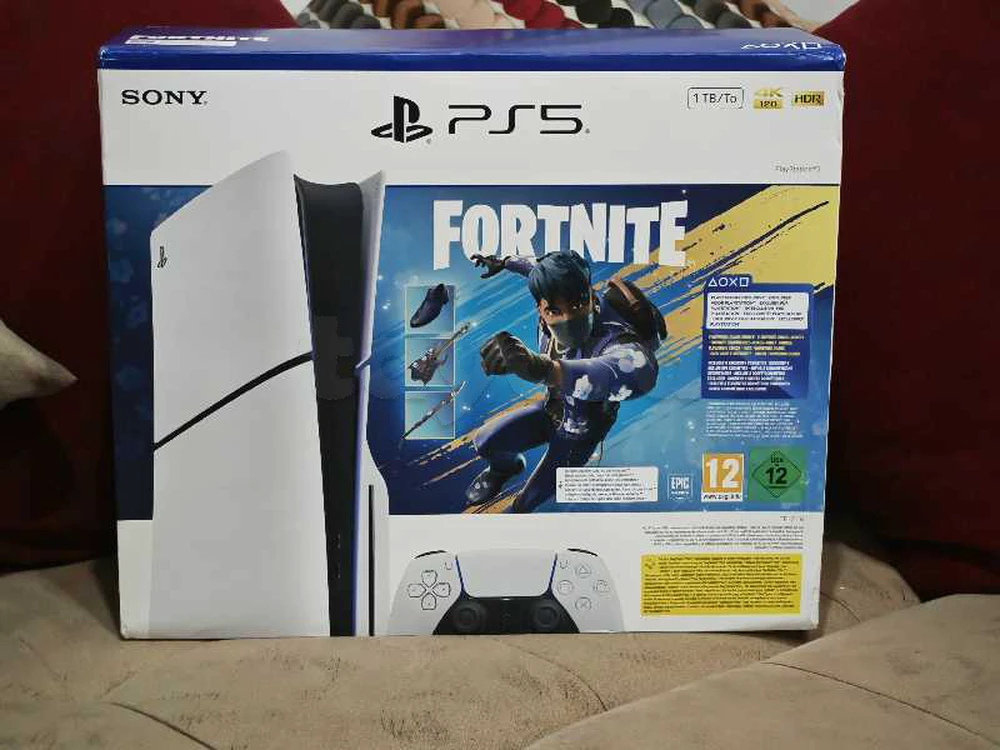PS5 Slim Fortnite Europe