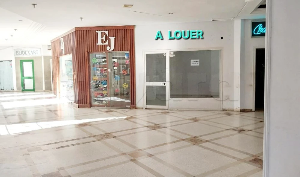 A LOUER Magasin 14m² ARIANA CENTRE EXCELLENT EMPLACEMENT REZ DE CHAUSSEE