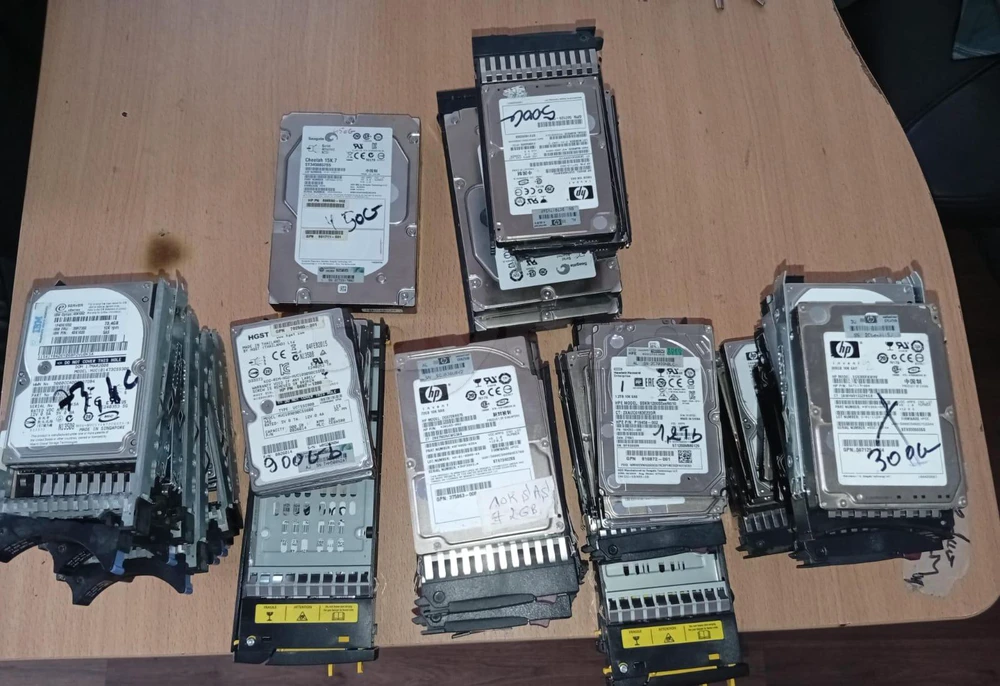 Des Disques Durs SAS Serveur & Baie de Stockage (300 Go, 450 Go, 600 Go, 900 Go, 1.2 To)