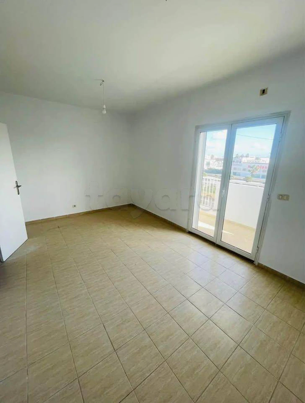 A vendre appartement s+2 rénové a cité elkadhra