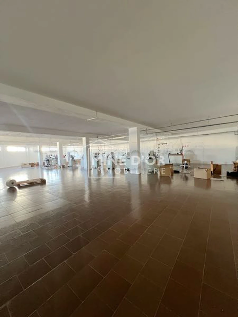 A louer Un Dépôt 740 m² à CHARGUIA 2