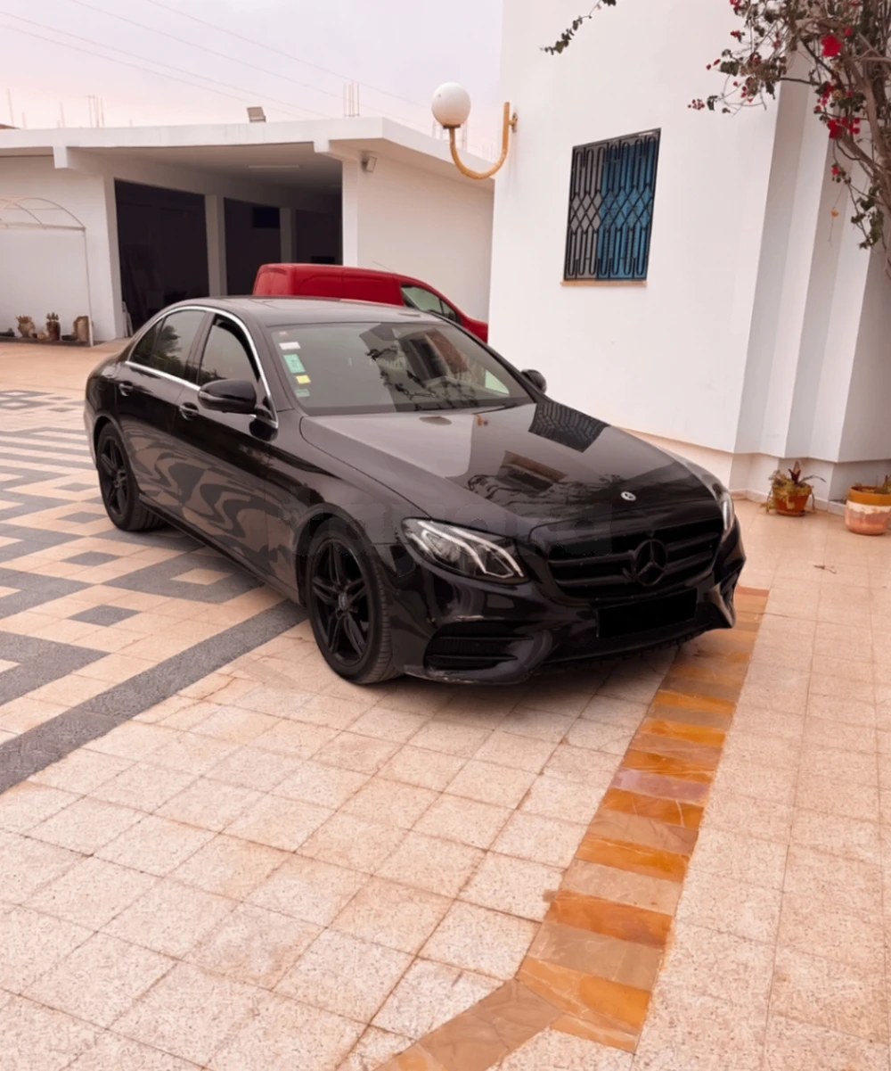 Carte voiture Mercedes-Benz Classe E