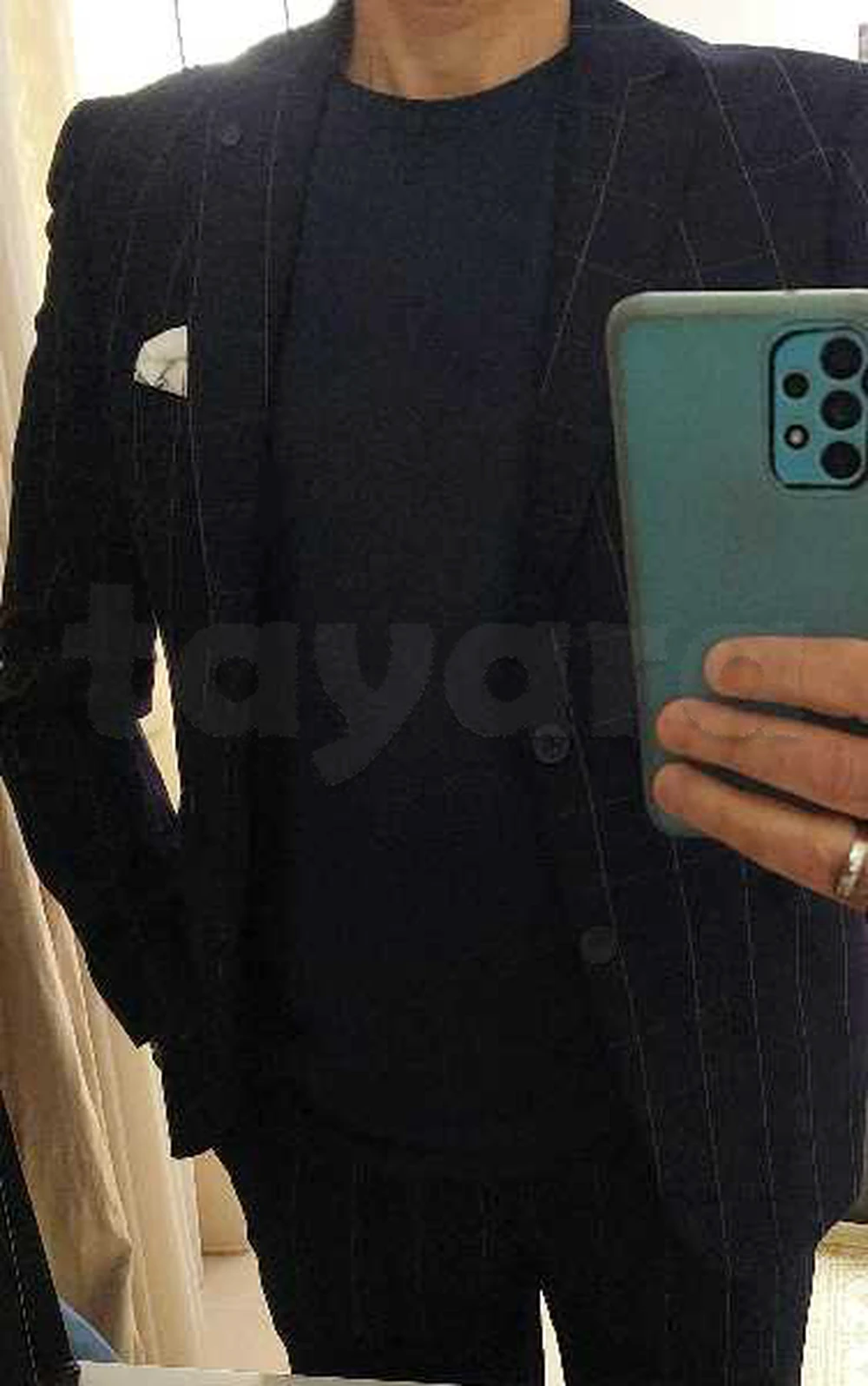 Costume heni excellent etat