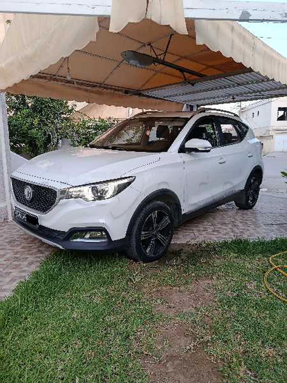 MG HS