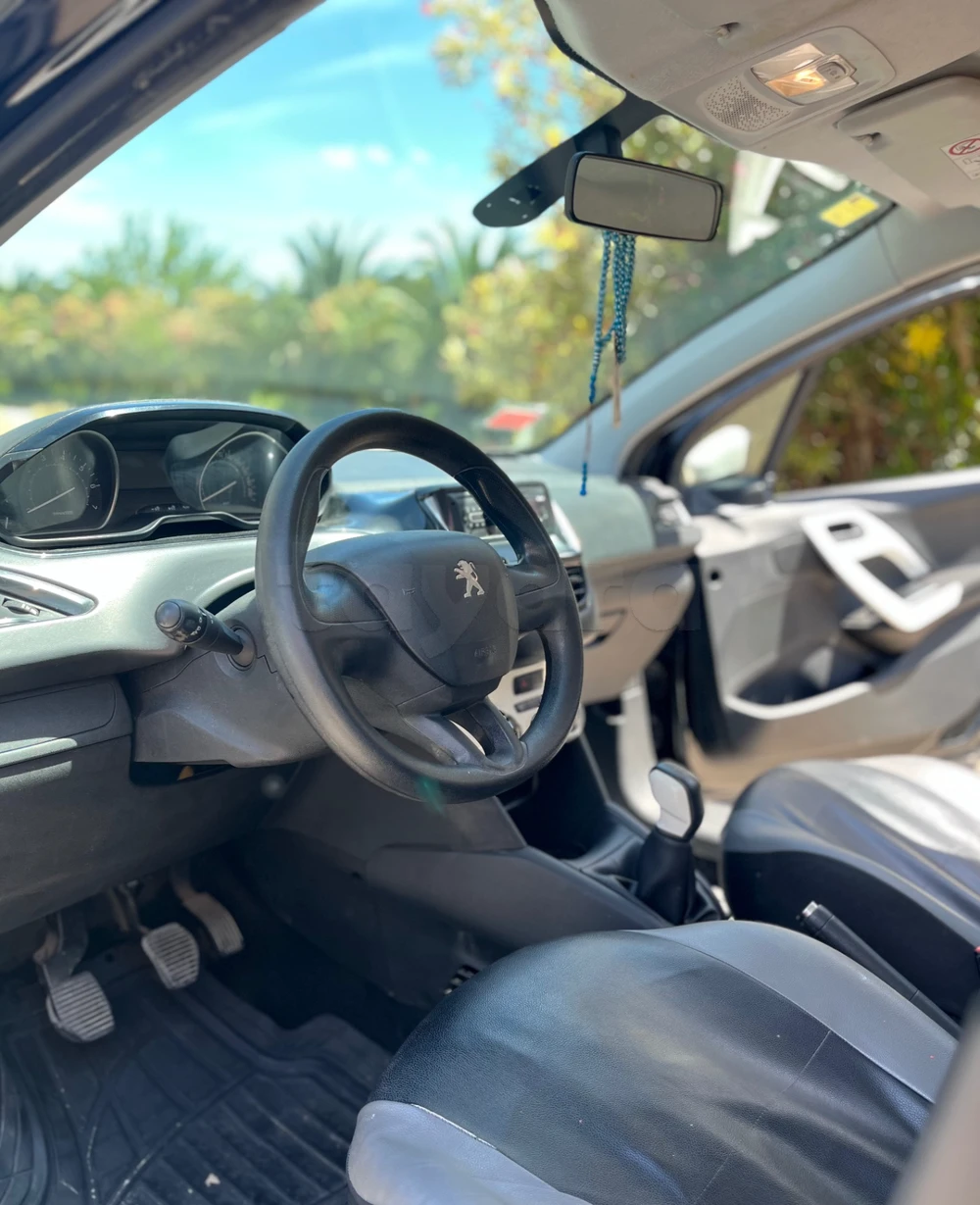 Carte voiture Peugeot 208