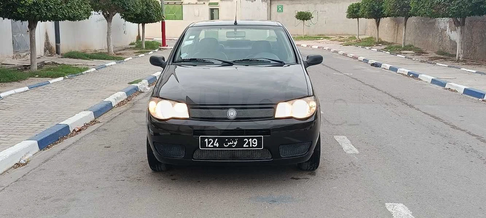 Fiat Sienna premier main