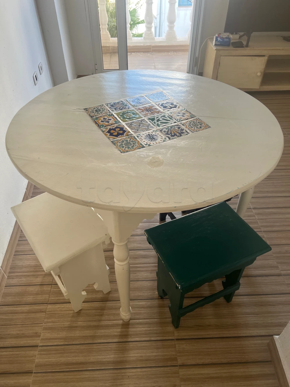 Table à manger + 4 tabourets (table jardin, table extérieur)