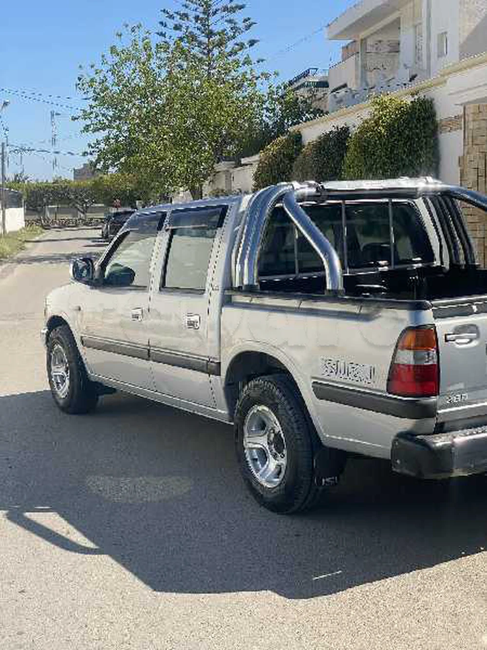 Carte voiture Isuzu D-Max