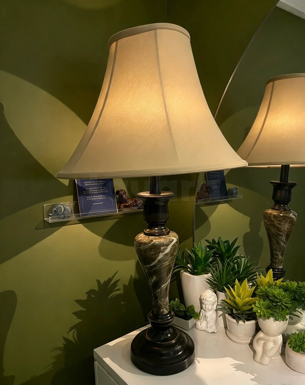 Avendre deux antiques lamps de table