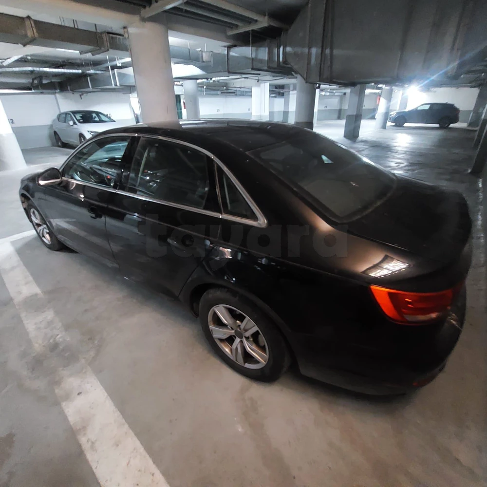 Carte voiture Audi A4