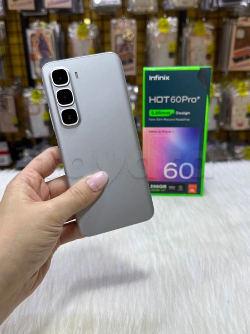 infinix hot 60 pro plus (8Gb/256Gb) encore sous garantie officielle 🇹🇳